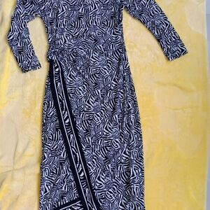 Asymmetrical Black and White Bodycon Dress with Long Sleeves